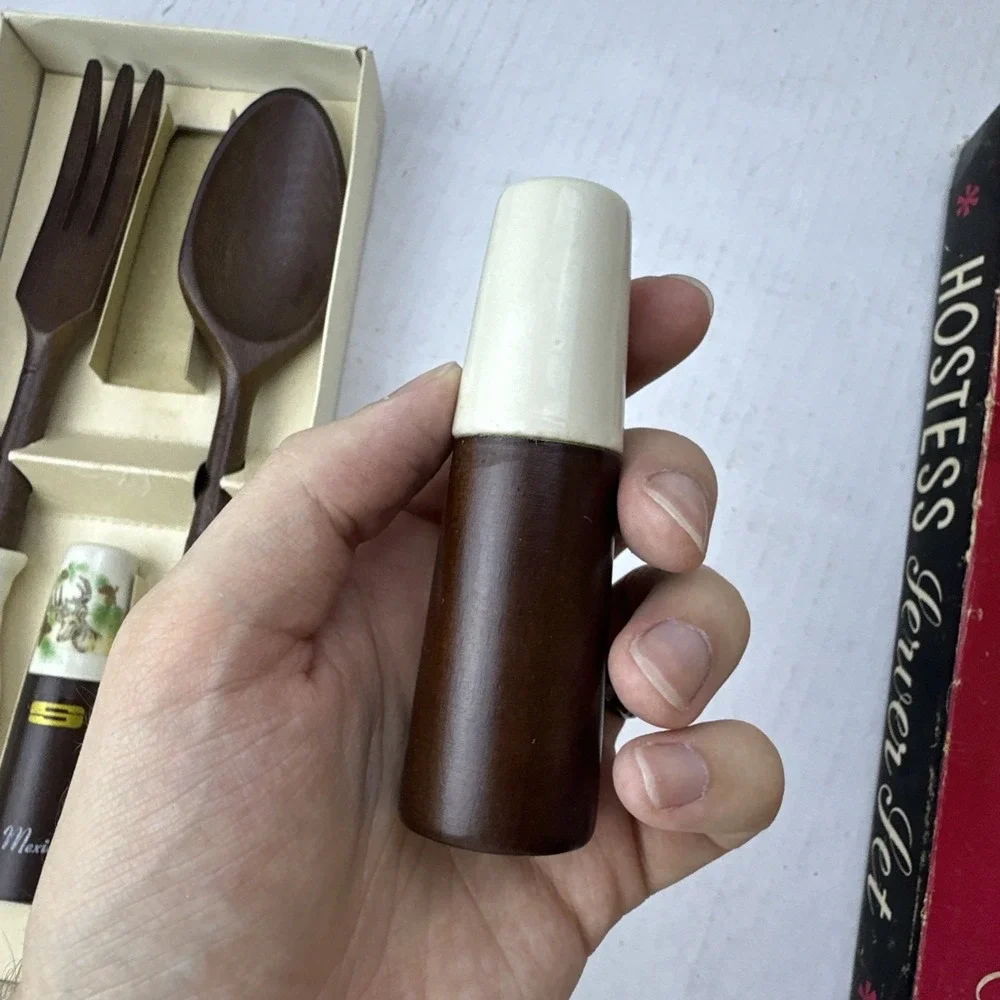 Deer Wood Spoon Fork Hostess Server Salt Pepper Shakers New Mexico Souvenir